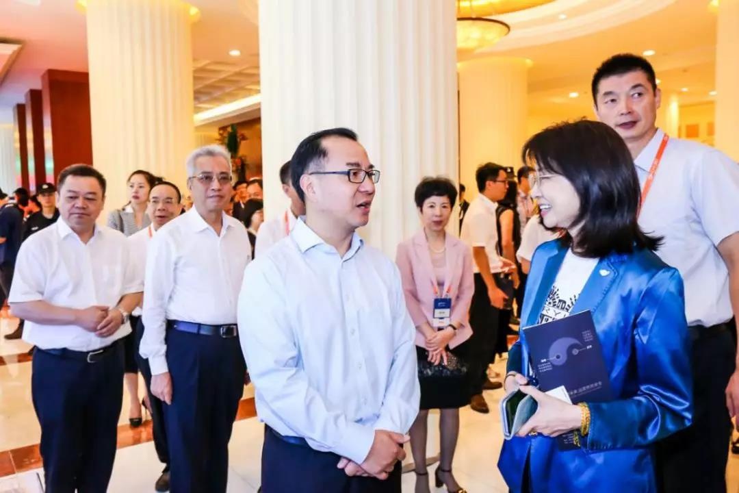 ���һ�������Ϣ�칫�Ҹ��������Һ����һ��ݰ���������������չ̨